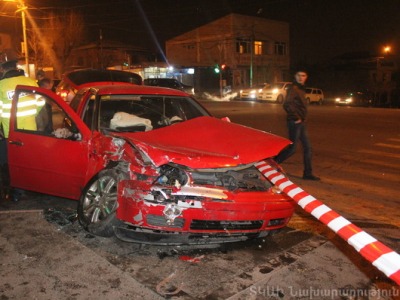 Վթար Սեւակ-Ուլնեցի խաչմերուկում (ֆոտո)