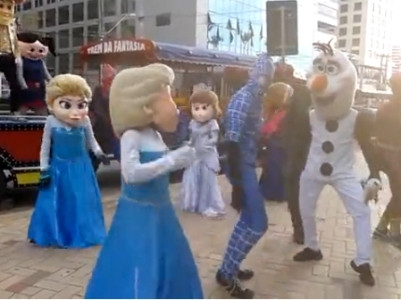 Facebook-ում տարածվում է Disney-ի հերոսների կերպարներով պարող անձանց տեսանյութը