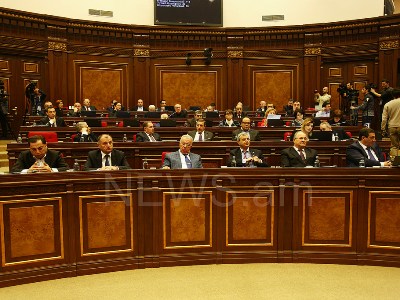 Խորհրդարանում քննարկում են ԱԻՆ-ի եւ տարածքային կառավարման տարանջատումը (ֆոտոռեպորտաժ)