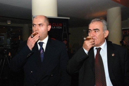 «Իրավունք de facto». Ոմանց օդ ու ջրի պես պետք է լարել Գալուստ Սահակյանի եւ Աշոտյանի հարաբերությունները