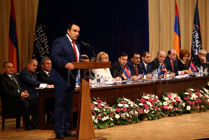 «Հրապարակ». ՕԵԿ-ն ուզում է ֆուրոր անել. դրսում կրթված «նանո» տղերքի գունդ է ստեղծում