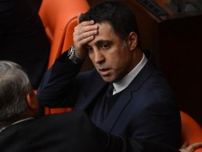 Легендарному турецкому футболисту Хакану Шукюру грозит 4 года лишения свободы