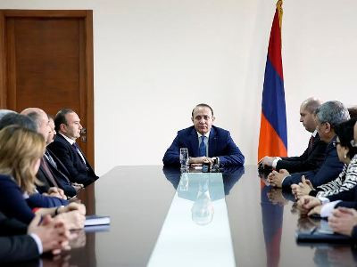 Աշոտյանը մինչ 2017-ի ընտրությունները զբաղվելու է կուսակցական գործունեությամբ. վարչապետ (Ֆոտո)