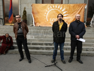«Նոր Հայաստանը» Ազատության հրապարակը կհանձնի «Ոտքի Հայաստանին» (ֆոտո)
