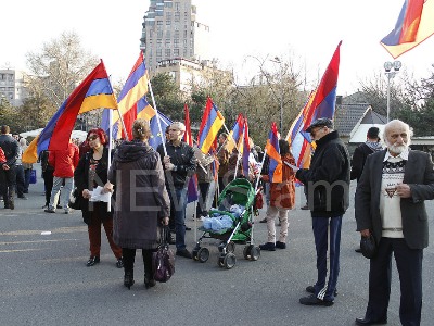 В Ереване завершилось шествие в память о жертвах событий 1 марта 2008 года