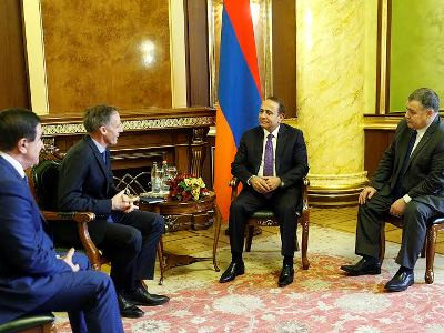 Վարչապետն ընդունել է ֆրանսիական «Սաուր» ընկերության փոխնախագահին