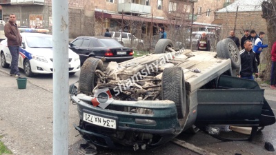 Արմավիրում վթարից տուժած 3 տղամարդկանց կյանքին վտանգ չի սպառնում (ֆոտո)