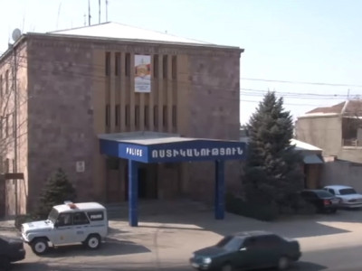 Ամուսինը ձեռքերով ու ոտքերով հարվածել է կնոջ որովայնին ու գլխին