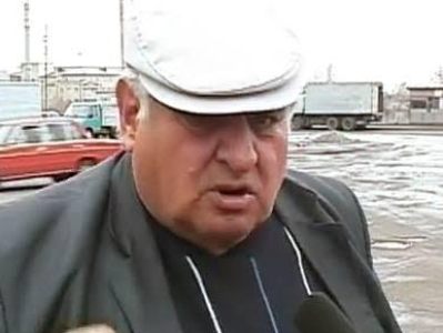 Հմի աղջիկներն էնքան շատ են, որ յալվար են, որ տղոնց հետ ծանոթանան. Չուբար Զարգարյան