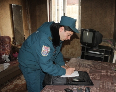 Փլուզման վտանգ Բելինսկու փողոցում (ֆոտո)