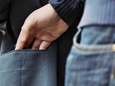 Հերթական գրպանահատի թիրախում թիվ 44 երթուղու ավտոբուսի ուղեւորուհին էր