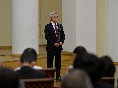 Մեր դպրոցի առաքելությունը բազմակողմանի զարգացած մարդ եւ քաղաքացի դաստիարակելն է. ՀՀ նախագահ (ֆոտո)