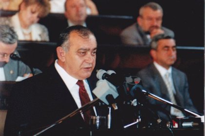 «Ժամանակ». ՀՀԿ-ի գենետիկորեն հարստացված որոշումը. Սերժ Սարգսյանի մտքինն ուրիշ բան է