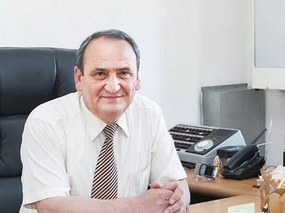 Դանակահարել են Գյումրիի թիվ 3 ընտանեկան բժշկական կենտրոնի տնօրենին. նրան վիրահատում են