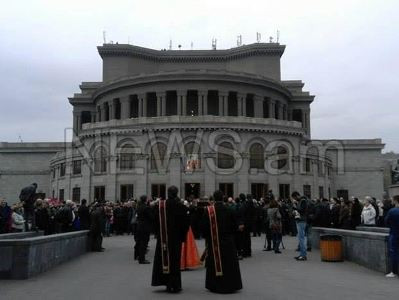 Օպերայի շենքում վերջին հրաժեշտը տվեցին Գեղամ Գրիգորյանին. ներկա էր ՀՀ նախագահը (ֆոտոռեպորտաժ)