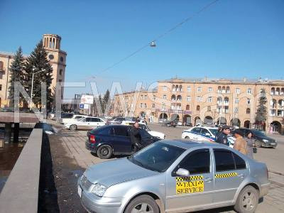 Վանաձորցի անհատ տաքսու վարորդները կրկին բողոքում են. «Տարեկան վարձը բարձր է» (ֆոտո)