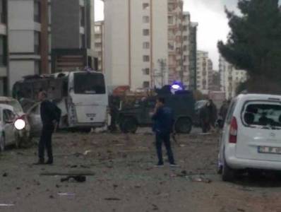 Kurds blow up bus with policemen in Turkey's Diyarbakır