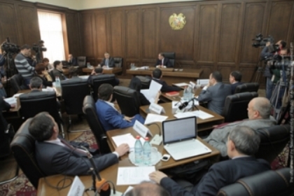 «Իրատես». Ո՞վ կդառնա իշխանության «սիրելի» ընդդիմությունը. այս խաղը «մոմի գինը չի հանի»