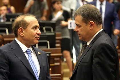 «Ժամանակ». Հովիկ Աբրահամյանի բազմիմաստ ակնարկները