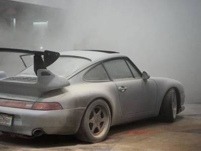 Նյու Յորքի ավտոշոուի ժամանակ այրվել է Porsche 911 Turbo մեքենան