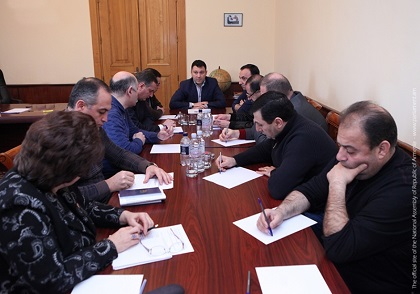 Կանխեք Ադրբեջանին, քանի դեռ ուշ չէ. ԱԺ խմբակցությունները քննարկել են շփման գծում տիրող իրավիճակը (ֆոտո)