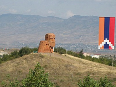 The Wall Street Journal. Ադրբեջանը վաղուց էր սպառնում գրավել Ղարաբաղը