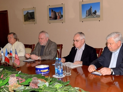 Սեյրան Օհանյանը ՄԽ համանախագահների հետ քննարկել է Ադրբեջանի լայնածավալ հարձակողական գործողությունները (ֆոտո)