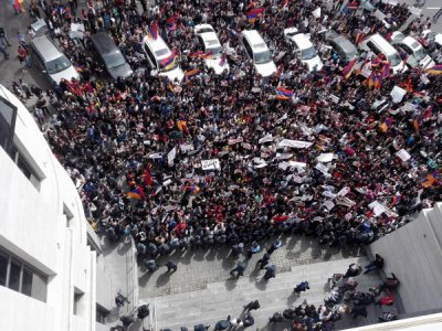 Перед зданием МИД Армении проходит акция протеста против безразличия международных структур к судьбе Карабаха