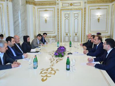 Armenia PM and Iran Energy Minister discuss energy cooperation