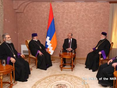 Բակո Սահակյանն ընդունել է Գարեգին Բ-ին եւ Արամ Ա-ին (Ֆոտո)
