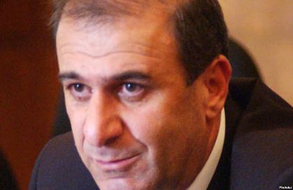 «Հրապարակ». ՀՅԴ-ՀՀԿ բախում Թալինում. բանը հասել է ձեռնամարտի՝ մարզպետի մասնակցությամբ