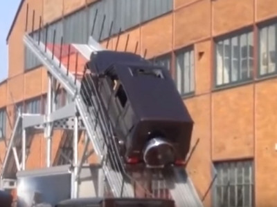 Mercedes Benz G  ամենագնացը անհնարին հնարք է կատարում