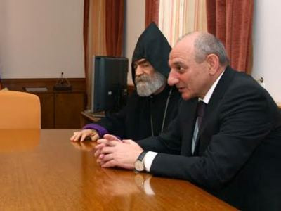 Բակո Սահակյանը Թեհրանի թեմի առաջնորդին ներկայացրել է Բաքվի ագրեսիան ու դրա հետեւանքները (ֆոտո)