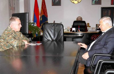 ԼՂՀ պաշտպանության նախարարն ընդունել է Անջեյ Կասպրշիկին