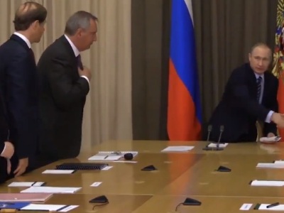 «Փողկապդ շտկի՛ր». Պուտինը դիտողություն է արել Ռոգոզինին