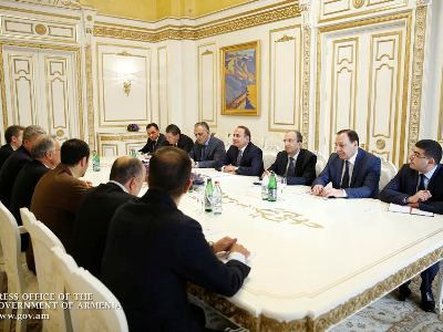 Armenian PM receives Iranian company delegation (PHOTOS)
