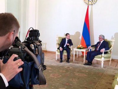 Սերժ Սարգսյանն ընդունել է Դմիտրի Մեդվեդեւին. նրանք առանձնազրույց են ունեցել