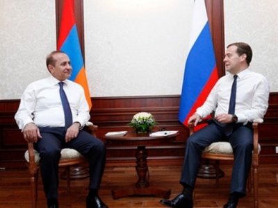 Մեդվեդեւն ու Աբրահամյանը խոսել են 200 մլն դոլարի չափով Հայաստանին տրվող զենքի մասին