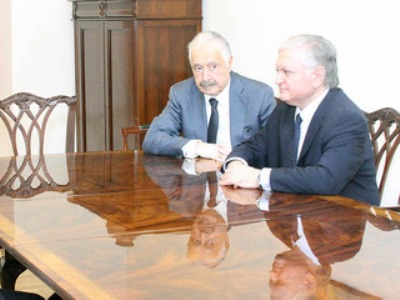 Էդվարդ Նալբանդյանն ընդունեց ֆրանսիացի խորհրդարանականներին
