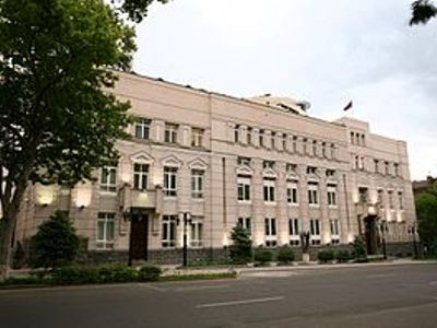 Որքա՞ն դոլար են գնել եւ վաճառել հայաստանյան բանկերը
