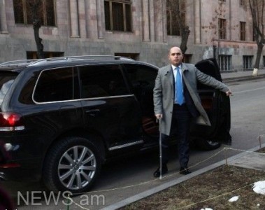 «Հրապարակ». Աշոտյանի կոտրած ոտքը սխալ է կպել եւ նոր վիրահատության կարիք է առաջացել
