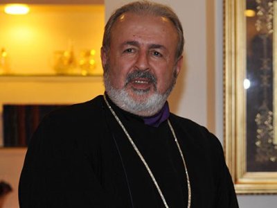 Արամ Աթեշյանը փոշմանե՞լ է. Հռոմի պապի այցի օրերին նա Հայաստանում չի լինի