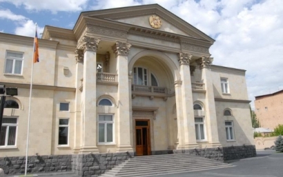 «Հրապարակ». Ուժայինների ղեկավարները հերթով գնում են նախագահի մոտ ու «բացում նրա աչքերը»