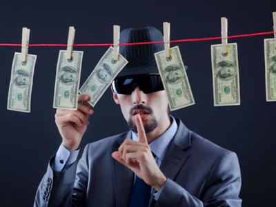 Փարիզում հարկերից խուսափելու համար դատում են տարեց միլիարդատիրոջը