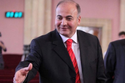 «Ժողովուրդ». Եվ դու, Վիկտոր. ԱԺ-ում Սերժ Սարգսյանի ներկայացուցիչը կուսակցություն է հիմնում