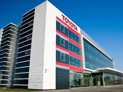 Toyota-ն խնայողության նկատառումներով կանգնեցրել է երկու վերելակների աշխատանքն իր գլխավոր գրասենյակում
