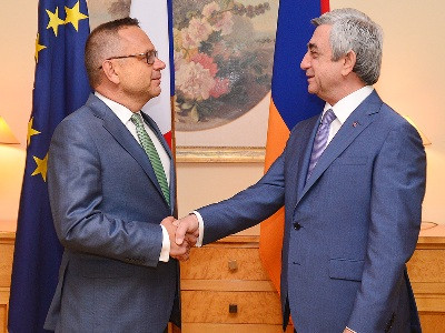 Կարեւորում ենք Ֆրանսիայի ներգրավվածությունը ԼՂ խնդրի խաղաղ կարգավորման գործընթացում. Սերժ Սարգսյան (ֆոտո)