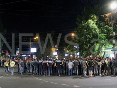 Over 48 hours pass since Yerevan police station seizure (PHOTOS)