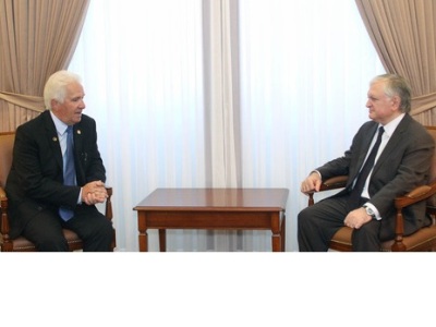 Էդվարդ Նալբանդյանն ընդունեց կոնգրեսական Ջիմ Կոստային