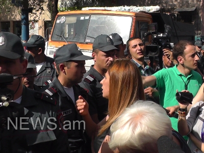 Armenian MP asks authorities to hand over food to armed group